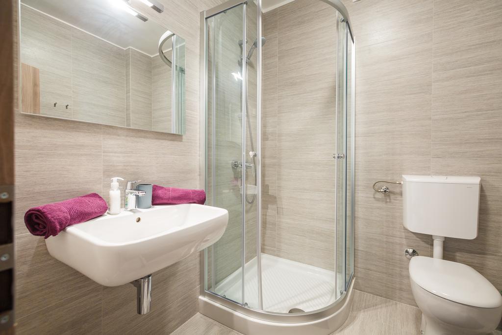 Ivni Apartmani Novigrad Istria Zimmer foto