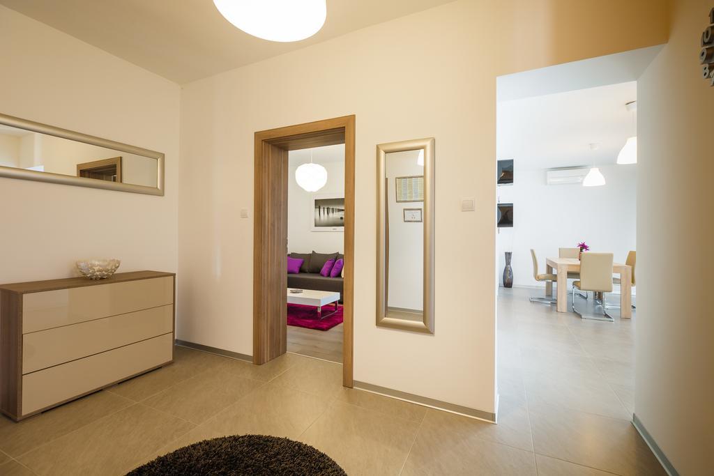 Ivni Apartmani Novigrad Istria Zimmer foto