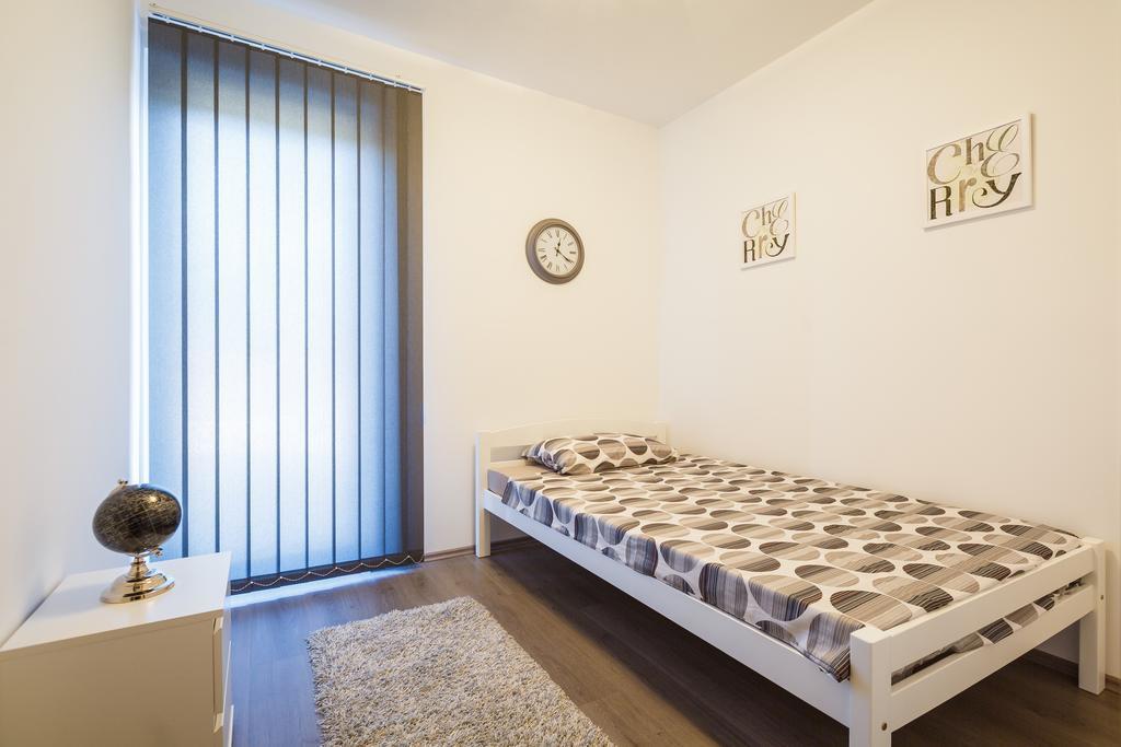 Ivni Apartmani Novigrad Istria Zimmer foto